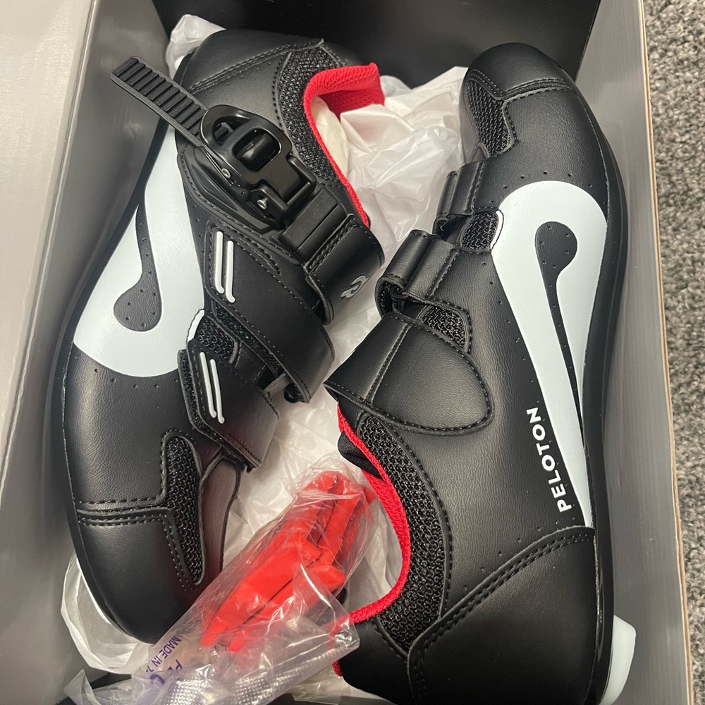 Peloton size 38/7 shoes